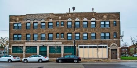 2207 E 75th St in Chicago, IL - Building Photo