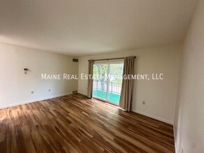 8 Longrale Park in Bangor, ME - Building Photo - Building Photo