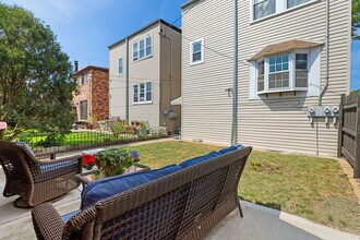 4115 W Melrose St, Unit GDN in Chicago, IL - Foto de edificio - Building Photo