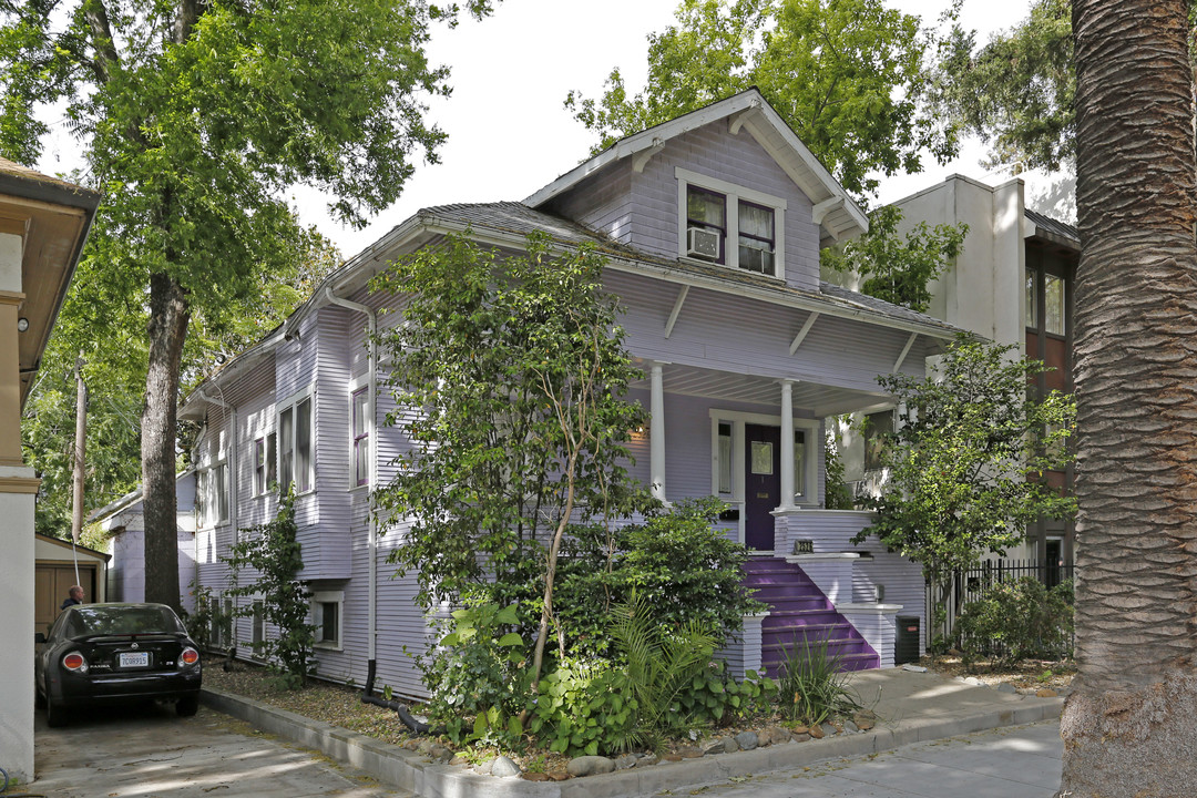 2526 H St in Sacramento, CA - Building Photo