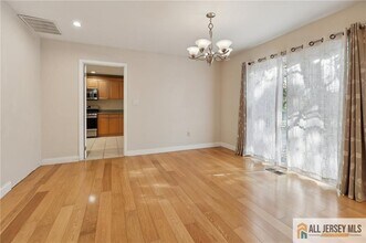 1 Landry Rd in Franklin Township, NJ - Foto de edificio - Building Photo