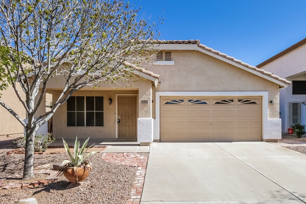 1233 S Colonial Dr in Gilbert, AZ - Building Photo