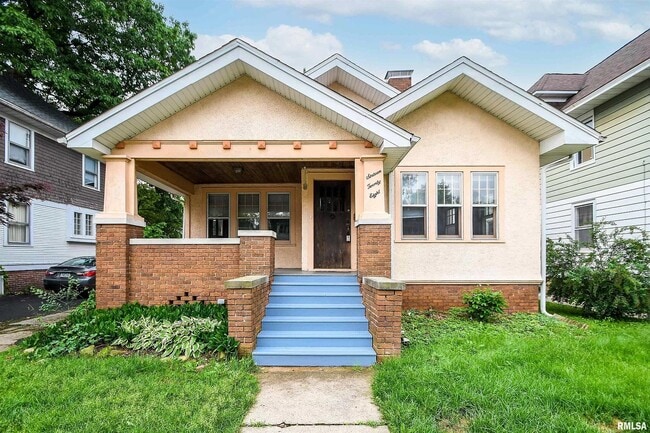 property at 1628 W Callender Ave