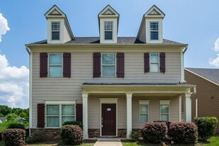 185 Stillwood Dr in Newnan, GA - Building Photo