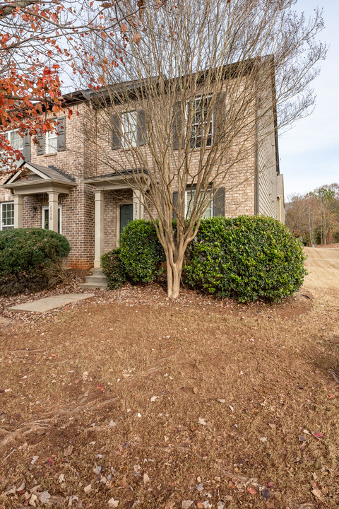 2037 Bayrose Cir in East Point, GA - Building Photo