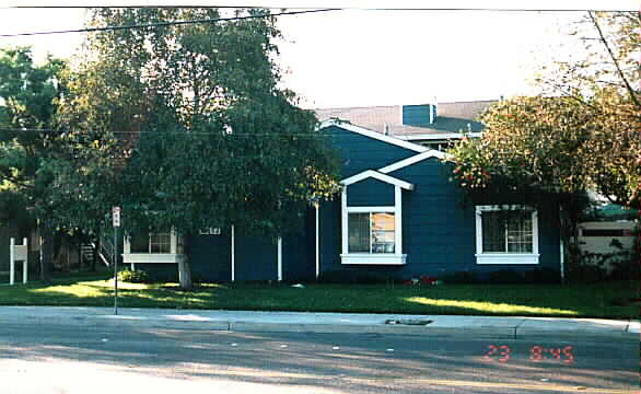 8072 Trask Ave in Westminster, CA - Building Photo