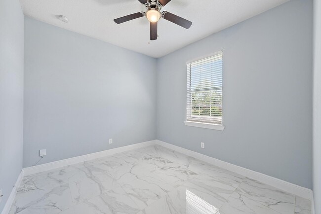 4822 SE Flounder Ave in Stuart, FL - Building Photo - Building Photo