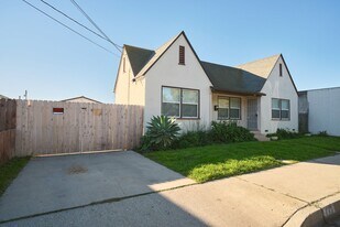 116 E Orchard St in Santa Maria, CA - Building Photo