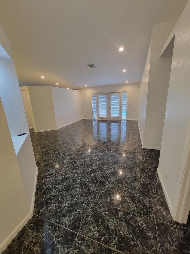 9831 NW 53rd Ct in Coral Springs, FL - Building Photo - Building Photo