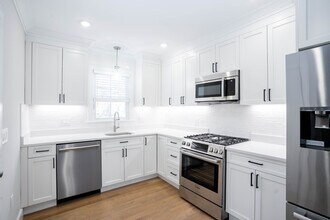 14 Atkins St, Unit 1 in Boston, MA - Foto de edificio - Building Photo