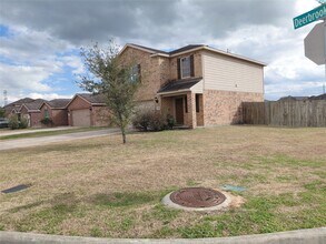 8902 Stagewood Dr in Humble, TX - Building Photo - Building Photo