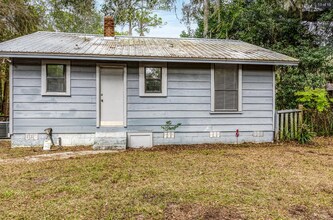 1009 NW 11th Ave in Gainesville, FL - Building Photo - Building Photo