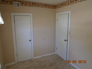 1523 N Jackson St in Junction City, KS - Building Photo - Building Photo