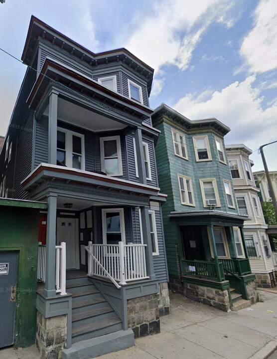 739 Parker St in Boston, MA - Building Photo