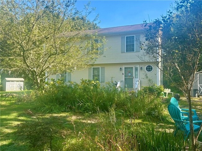 37 Lakeside Dr in Charlestown, RI - Building Photo - Building Photo