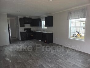 635 Kilkenny Dr in Utica, NY - Foto de edificio - Building Photo