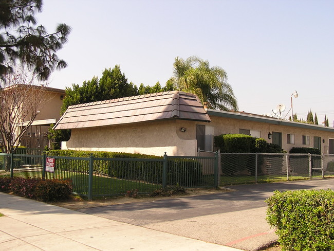 Stoneridge Apartments in Ontario, CA - Foto de edificio - Building Photo