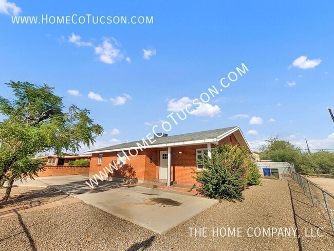 property at 1051 S 4th Ave