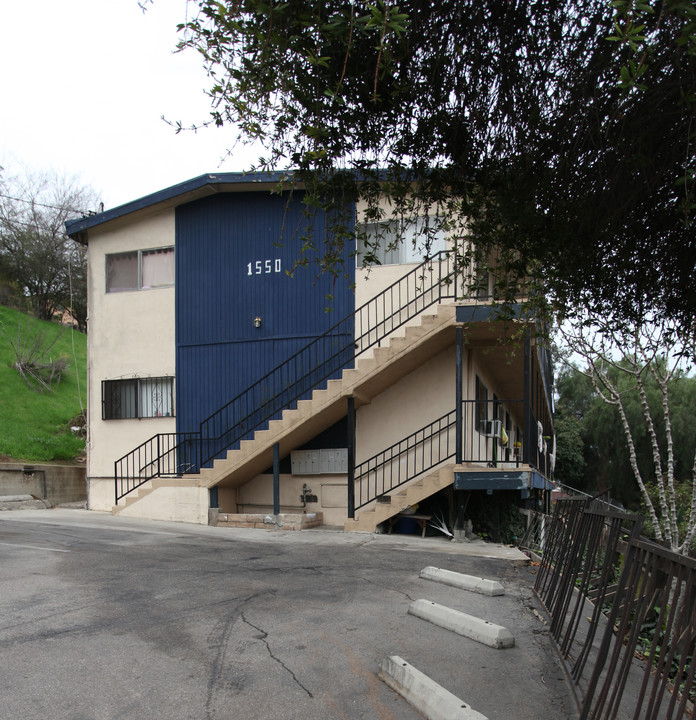 1550 Avalon St in Los Angeles, CA - Foto de edificio