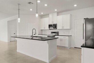 7400 Lowery Xing in Austin, TX - Building Photo - Building Photo