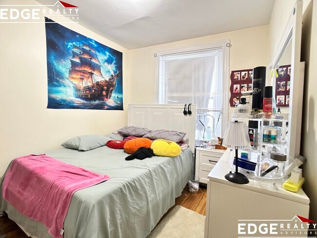 25 Linden St, Unit 4A in Boston, MA - Foto de edificio - Building Photo