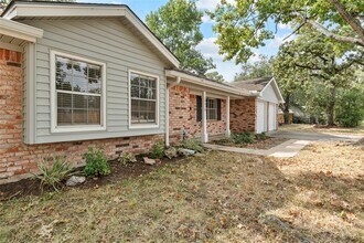 10429 Moorberry Ln in Houston, TX - Building Photo - Building Photo