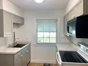 1016 Oleanda Ave in Louisville, KY - Building Photo - Building Photo