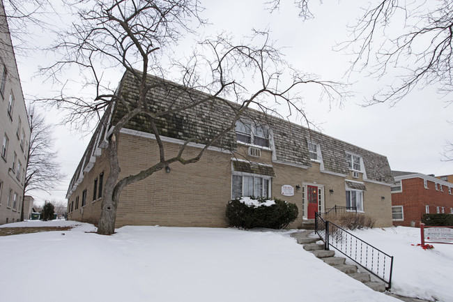 River Edge Apartments in Milwaukee, WI - Building Photo - Building Photo