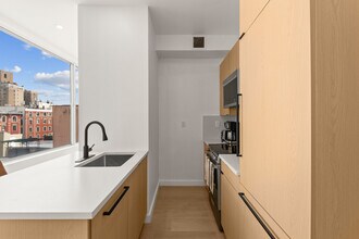 19-23-23 St Marks Pl, Unit SI ID1499939P in New York, NY - Building Photo - Building Photo