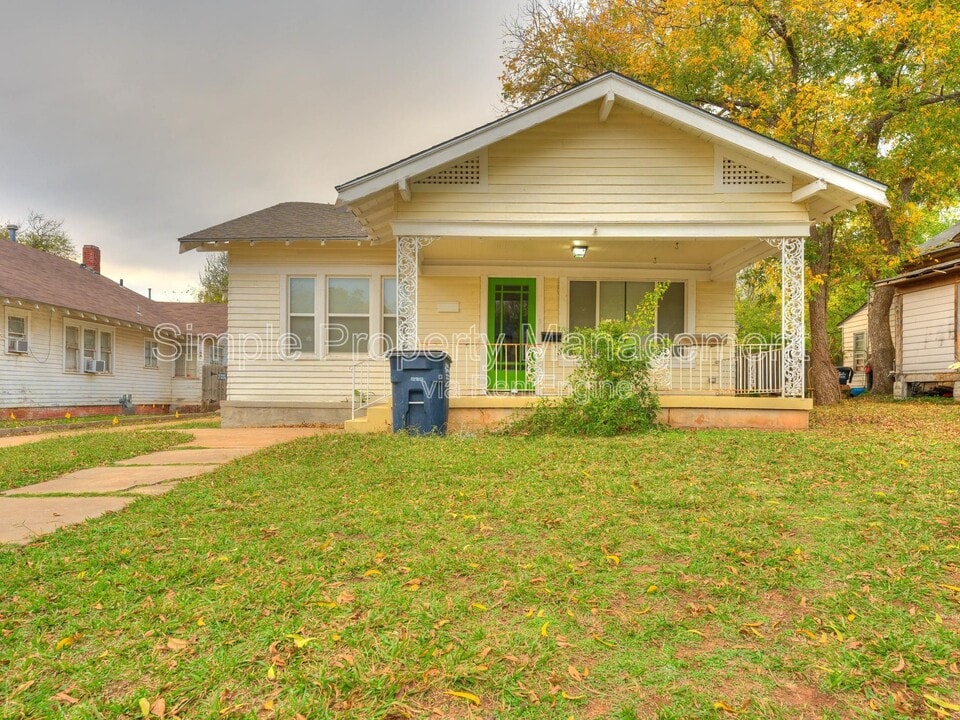 1012 N Broadway Ave in Shawnee, OK - Building Photo