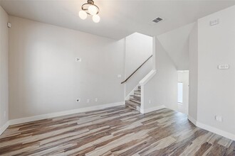 1401 Lorraine Loop in Austin, TX - Building Photo - Building Photo