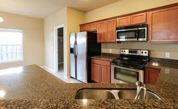 1241 S Holland Dr in Fayetteville, AR - Building Photo - Building Photo