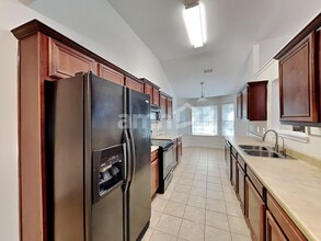 5147 Scenic View Rd in Flowery Branch, GA - Foto de edificio - Building Photo