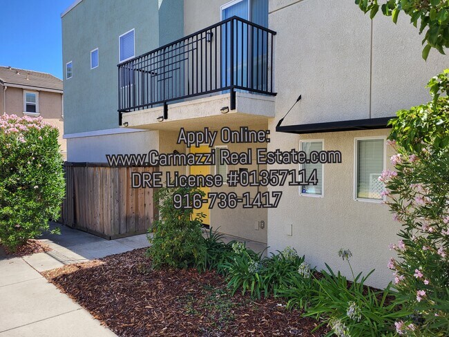 3920 E Commerce Way in Sacramento, CA - Building Photo - Building Photo