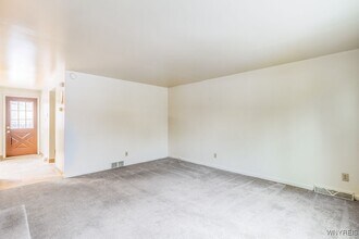 140 Ayrault Dr in Buffalo, NY - Building Photo - Building Photo