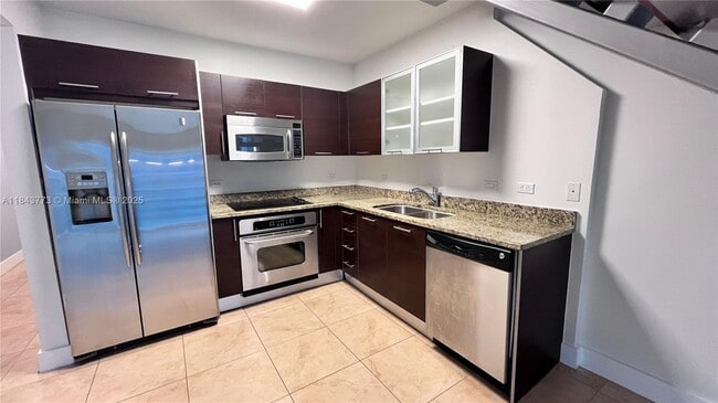 41 SE 5th St, Unit 604 in Miami, FL - Building Photo - Building Photo