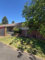 754 Leigh St in Eugene, OR - Building Photo