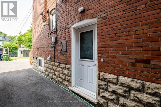 36 Winona Dr in Toronto, ON - Building Photo - Building Photo