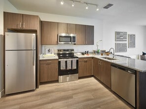 Canopy West River Phase II in Tampa, FL - Foto de edificio - Building Photo