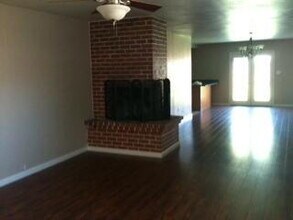107 Pereira Ave in Tracy, CA - Building Photo - Building Photo