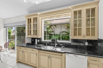 2082 NW 56th St in Boca Raton, FL - Building Photo - Building Photo