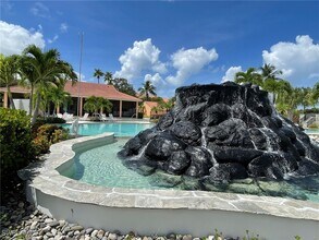 6660 Beach Resort Dr in Naples, FL - Foto de edificio - Building Photo