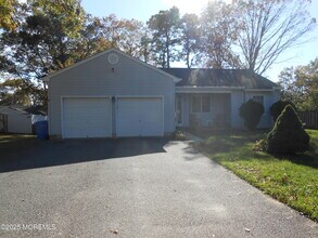 1113 Windlass Dr in Stafford Township, NJ - Building Photo - Building Photo