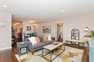 5536 N Sheridan Rd in Chicago, IL - Building Photo - Building Photo