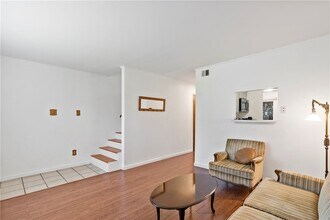 1900 Dartmouth St in College Station, TX - Building Photo - Building Photo