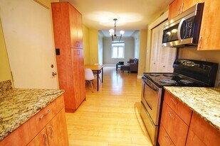 611 Westgate Ave, Unit A in University City, MO - Building Photo