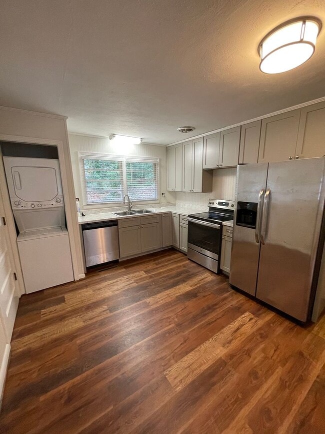 Precious updated centrally located home in Auburn in Auburn, AL - Building Photo - Building Photo