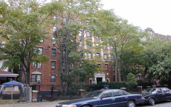 80 Lenox Rd in Brooklyn, NY - Building Photo