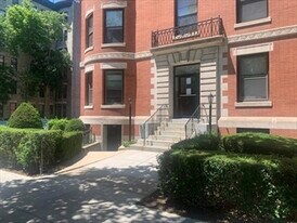 1064 Beacon St, Unit B in Brookline, MA - Building Photo