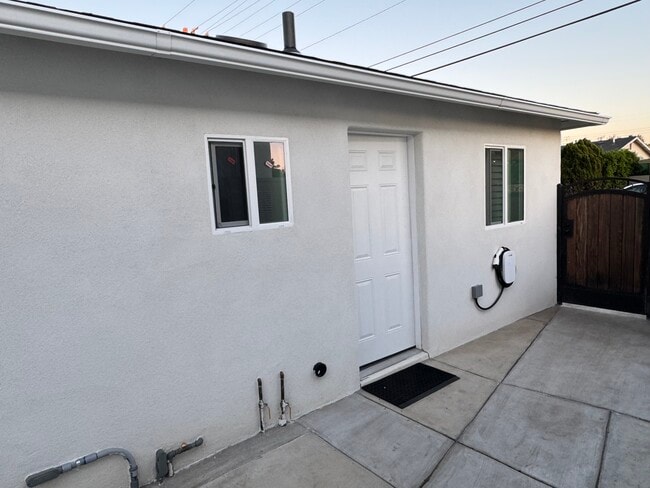 7857 Blandwood Rd, Unit Studio-ADU in Downey, CA - Building Photo - Building Photo
